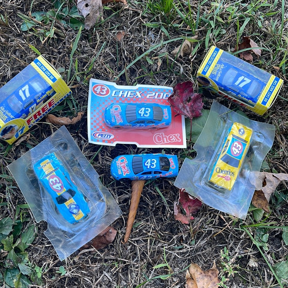 Mixed Lot Of Die Cast Race Cars 🏎️